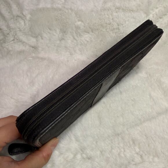 COACH Black Signature Wallet - Picture 4 of 11